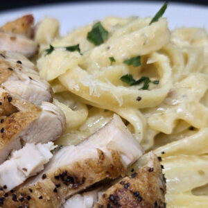 Fettuccini Alfredo With Garlic Chicken